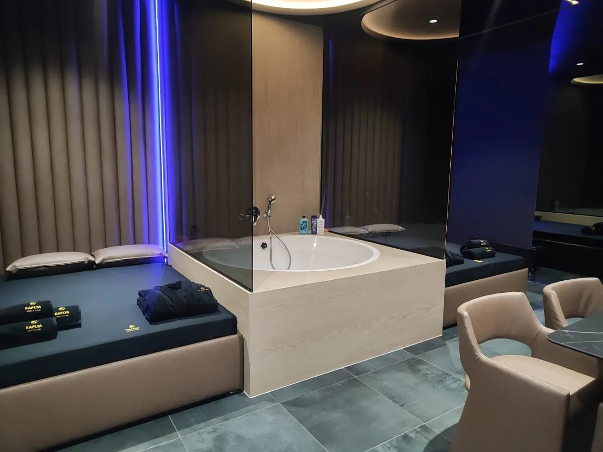 В Челябинской области полицейские провели масштабную проверку спа-салона