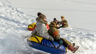 Врачи НЦРМБ рассказали, к каким трагедиям может привести катание на тюбингах