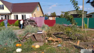 КАМАЗ сбил девушку на обочине трассы М5