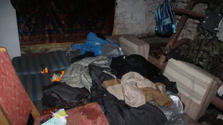 Прекрасное соседство: возле УК на Белякова поселились бомжи