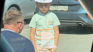 На парковке ТЦ «Круиз» в Рязани ребёнок просил деньги для родителей