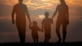 Накануне 1 июня председатель Заксобрания посетила многодетную семью