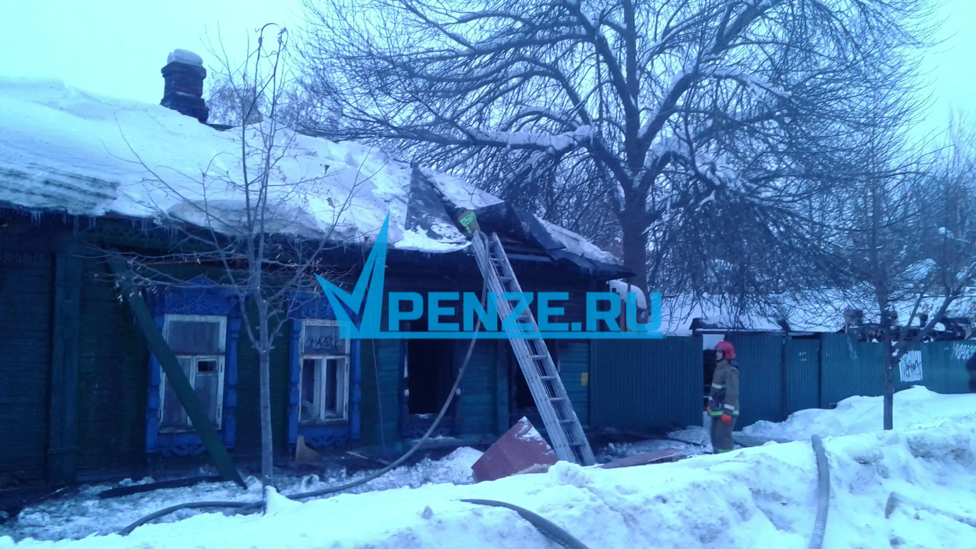 Крупный пожар унес жизнь пожилой женщины в Сердобске