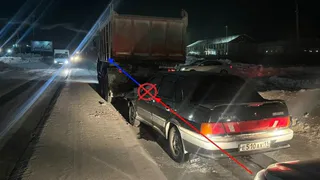 В Усинске легковушка врезалась в КамАЗ из-за несоблюдения дистанции