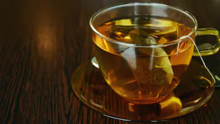 Был назван чай, одна кружка которого вредит здоровью в разы сильнее, чем 100 сигарет