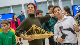 Жители Коми соорудили 37 макаронных мостов