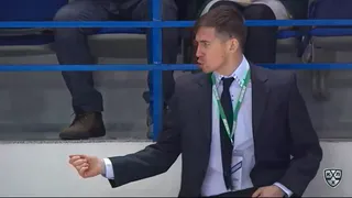 Не надо стесняться: танец охранника под Майкла Джексона взорвал публику во время матча