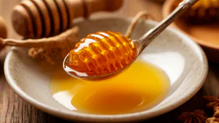 Если вам 45–70 лет: 1 чайная ложка в день для памяти и ума плюс ещё 4 простых привычки от академика Микулина