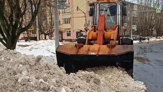 Владимирцев просят не мешать уборке снега и убрать свои автомобили с 20 улиц города