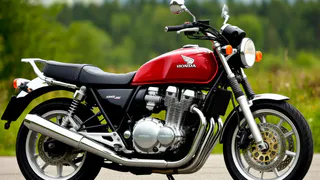 10 классических мотоциклов средней цены и кубатуры - культовые байки, о которых мечтал каждый мальчишка