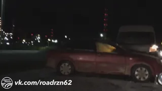 Возле нефтезавода столкнулись легковой автомобиль и «ГАЗель»