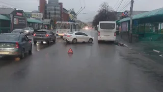 Понедельник - день тяжелый: сегодня утром возле ТД “Барс” произошло ДТП