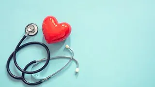 Опытный терапевт рассказал, почему у гипертоников скачет давление