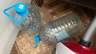 Не выбрасывайте 5-литровые бутылки: простой способ превратить мусор в полезную вещь за 15 минут