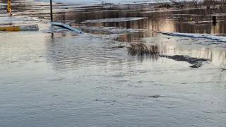 В Азнакаевском районе подтоплен низководный мост