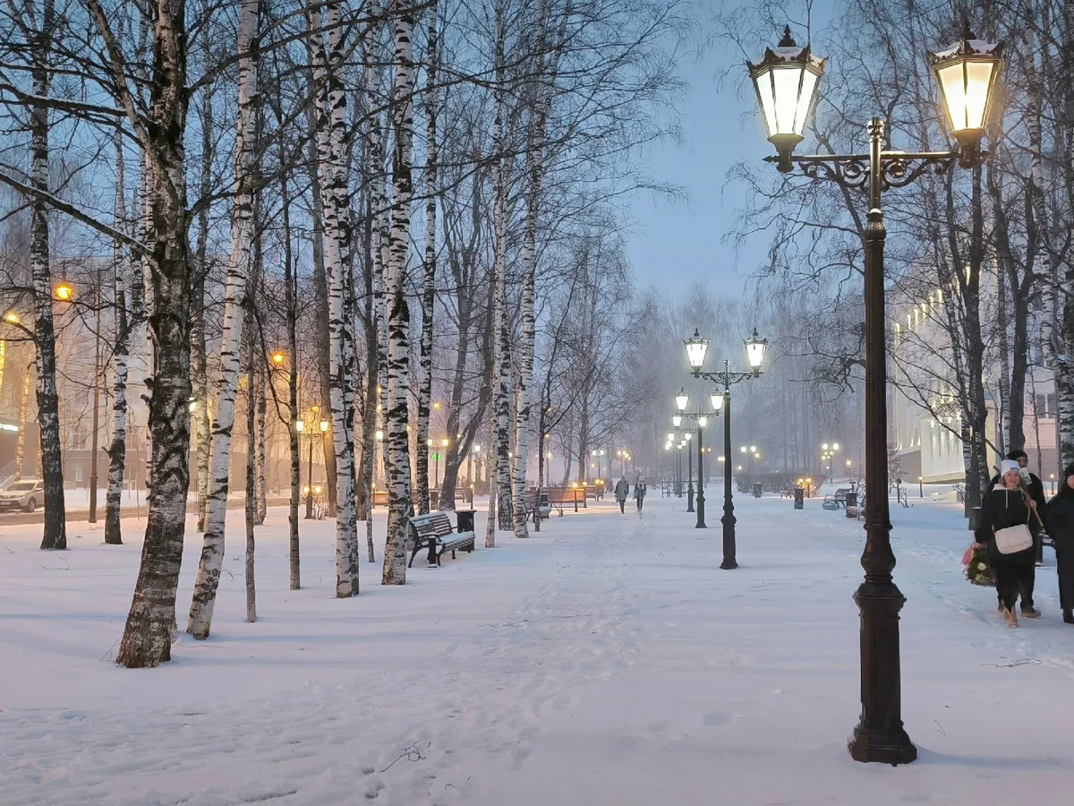 "Снег на майских праздниках": Вильфанд обновил прогноз — не торопитесь убирать зимние куртки в шкаф