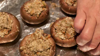 Ни в коем случае нельзя запекать в фольге — вот 5 продуктов-исключений. Запомните их