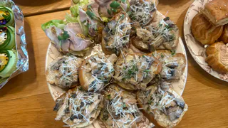 Вкусная закуска из любимой скумбрии съедается быстрее, чем остальное на столе: готовим как шефы, но без лишних трат