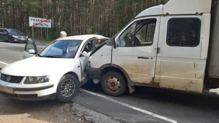 Пошел на таран: на подъезде к Клепикам столкнулись "Газель" и легковушка