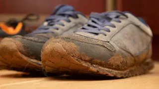 Убираем неприятный запах обуви чаем