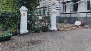 Рязанцы просят сохранить забор около школы №22