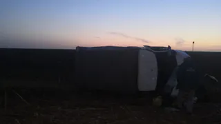 Улетел в кювет: в Рязанской области перевернулся грузовик