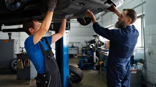 Неутешительный прогноз: в России вырастут цены на ремонт авто и запчасти