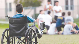 Госдума одобрила штрафы за отказ обслуживать пожилых и инвалидов