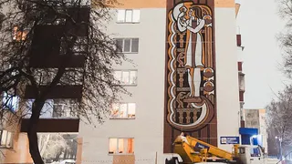 В Нижнекамске восстановили панно «Химия»