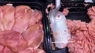 100% чистое мясо, никакой химии: эксперты Роскачества назвали лучшие колбасы