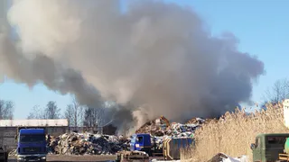 В Гусь-Хрустальном загорелась станция сортировки твёрдых коммунальных отходов