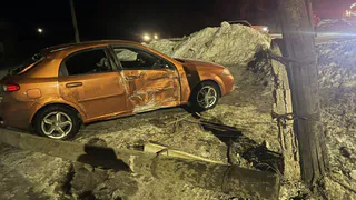 В Шиловском районе иномарка врезалась в опору ЛЭП