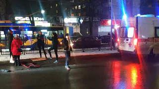 На пешеходном переходе: в Дашково-Песочне женщина попала под машину