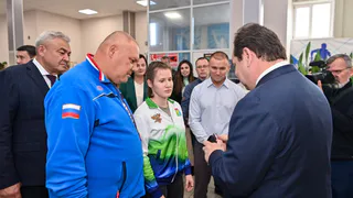 Сосногорская спортсменка получила удостоверение МС из рук врио главы Коми