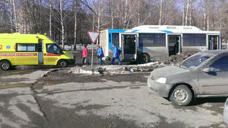 В Нижнекамске в автобусе упала мать с грудным ребенком