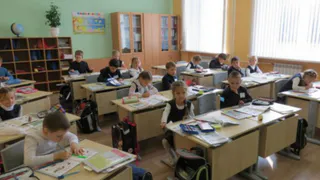 Столовая по графику и термометрия: Роспотребнадзор назвал ковидные ограничения в школах