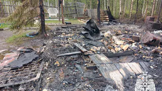 В Усинске сгорел садовый дом