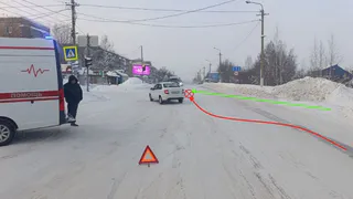 В Коми школьник перебегал через дорогу на "красный" и попал под колеса Lada Granta