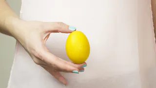 Не куркума, и даже не шелуха: вот секрет праздничных пасхальных яиц — эта специя сделает их ярче солнца