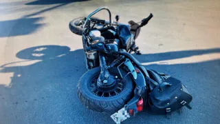 На Южной окружной мотоциклист врезался в «ГАЗель»