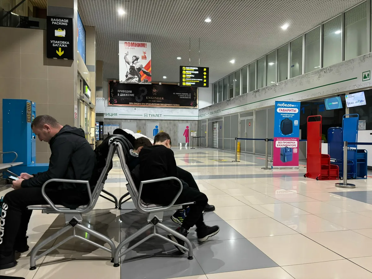 Хаос в казанском аэропорту: пассажиры больше суток не могут вылететь в Дубай 