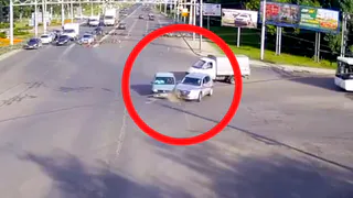 На Московском шоссе в Рязани произошло ДТП – видео момента аварии