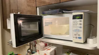 Эксперты назвали 2 метода, как заставить микроволновку греть еду, а не посуду - мало кто об этом знают