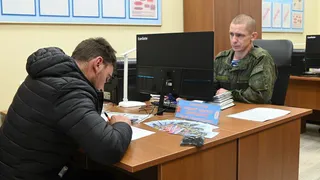 В Рязанской области в праздники 50 человек подписали контракт с Минобороны РФ