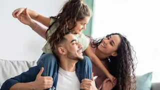 Стало известно, почему нельзя рассказывать о своем семейном счастье или проблемах