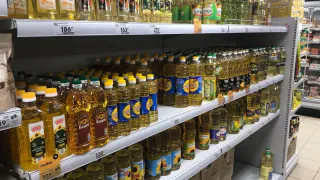 Гадость в бутылке: Роскачество опубликовало черный список растительного масла, которое нельзя брать