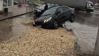 Народное фото: В Дашках провалился асфальт