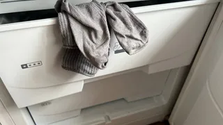 "Отправь носки в морозилку", - сказал муж перед сном: звучит странно, но это решение нашей семейной проблемы