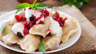 Не сырники и не запеканку: использую творог для другого десерта — пару минут на готовку, и стол накрыт