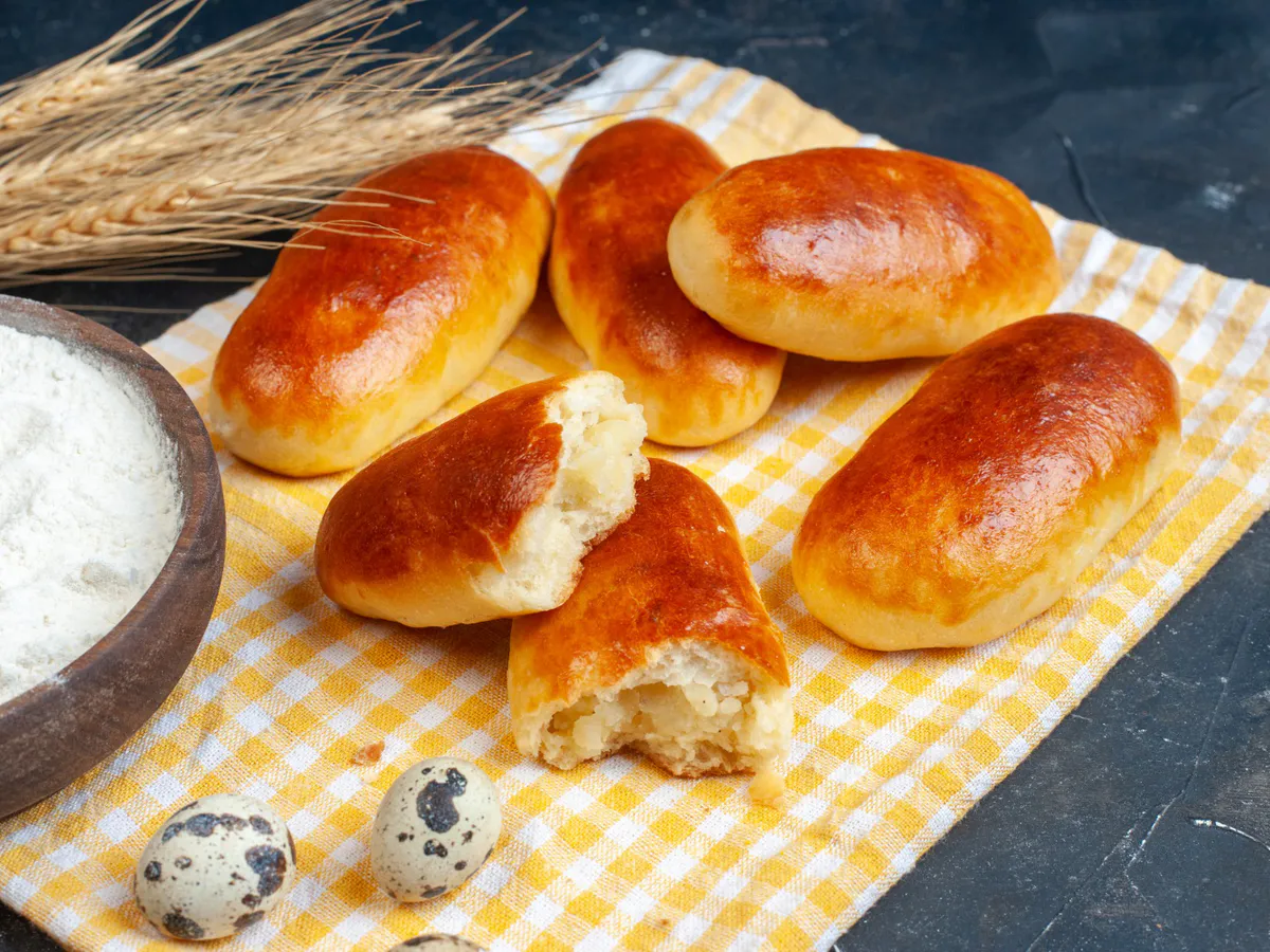 Пирожки "Студенческие" практически из ничего: готовлю по выходным — ем всю неделю